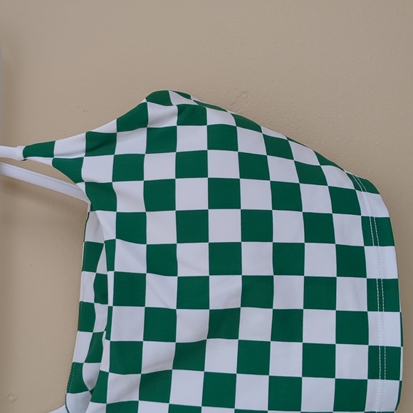 14" PTP Green and White Checkered Cropped Top Interior Bra with Removable Pads - Picture 4 of 7